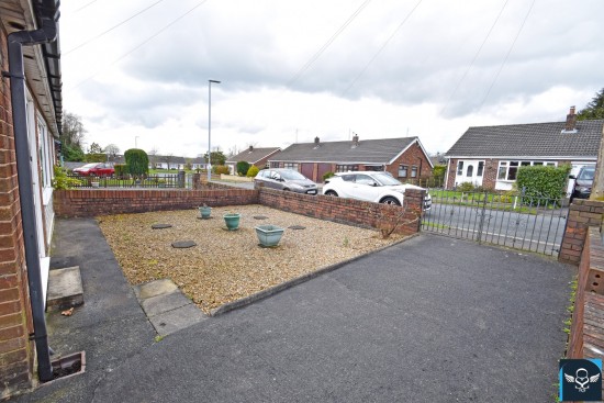 Lindale Crescent, Burnley - Photo 2