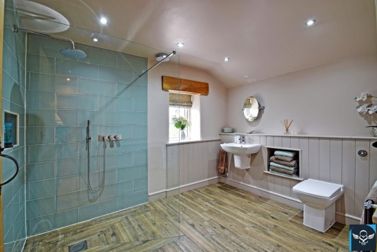Long Causeway, Cliviger, Burnley - Photo 13
