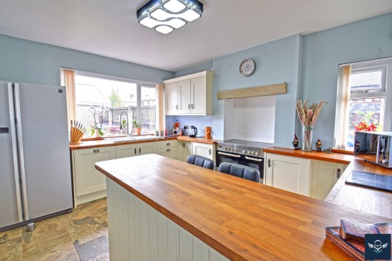 Highfield Avenue, Burnley - Photo 4