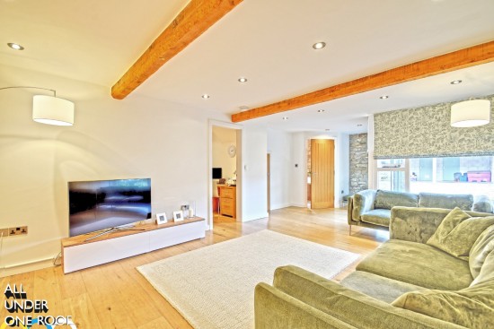 Barcroft Barn, Cliviger - Photo 2
