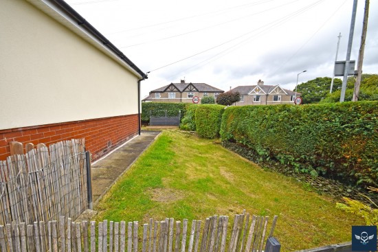 Brownside Road, Burnley - Photo 9