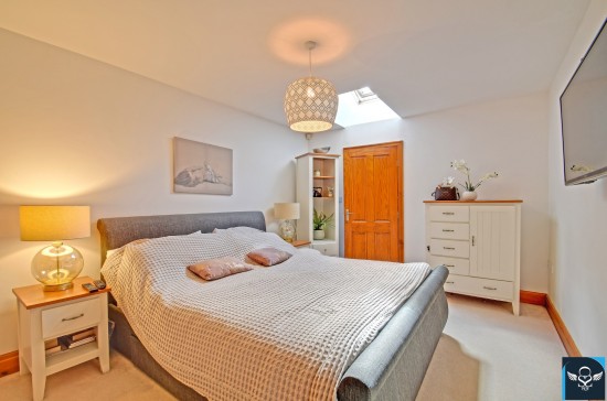 Moorfell Barn, Hurstwood Village - Photo 8