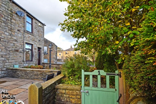 Mount Pleasant, Worsthorne - Photo 1 Mount Pleasant, Worsthorne - Photo 1