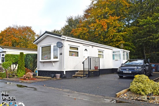 Gawthorpe Edge, Burnley - Photo 1