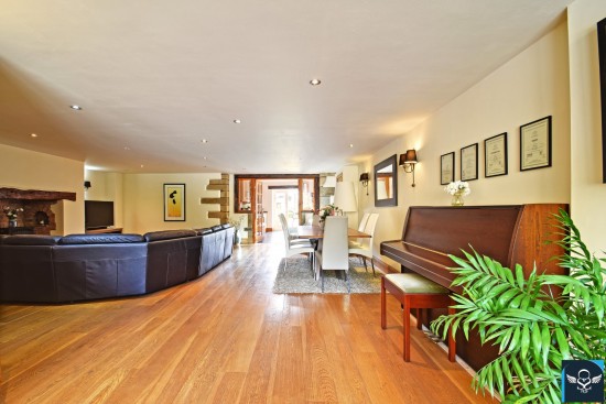 Moorfell Barn, Hurstwood Village - Photo 6