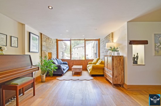 Moorfell Barn, Hurstwood Village - Photo 8