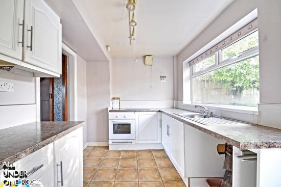 Pendle Bridge, Burnley - Photo 5