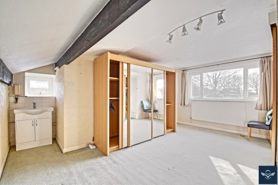 Pendle Bridge, Burnley - Photo 10