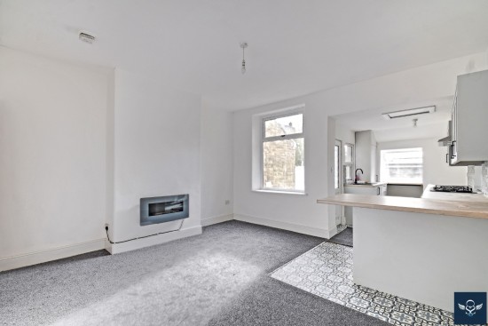 Brunshaw Road, Burnley - Photo 5