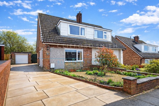 Minehead Avenue, Burnley - Photo 1