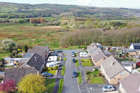 Hollins Avenue, Cliviger - Photo 2