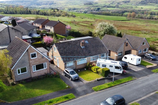 Hollins Avenue, Cliviger - Photo 13