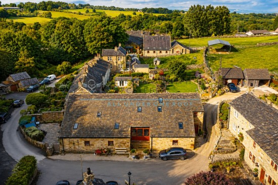 Moorfell Barn, Hurstwood Village, Worsthorne - Photo 2
