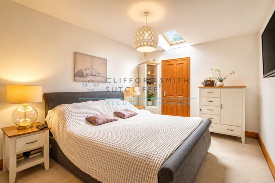 Moorfell Barn, Hurstwood Village, Worsthorne - Photo 11