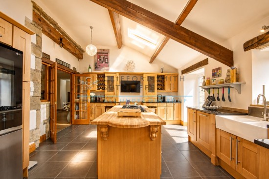 Moorfell Barn, Hurstwood Village, Worsthorne - Photo 9